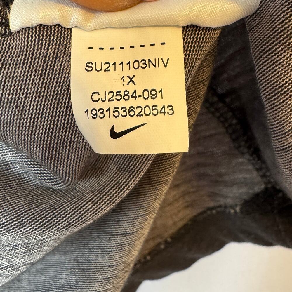 Nike Dri-Fit "The Nike Tee" Gray & Pink Swoosh Size 1X - Picture 6 of 7